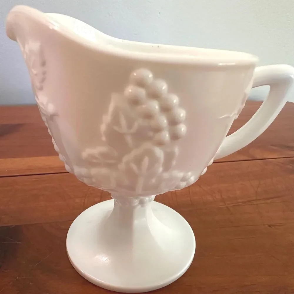 Vintage Indiana Colony Harvest Grape White Milk Glass 14pc Dinnerware Tea Set